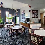 Econo Lodge Lakeshore 